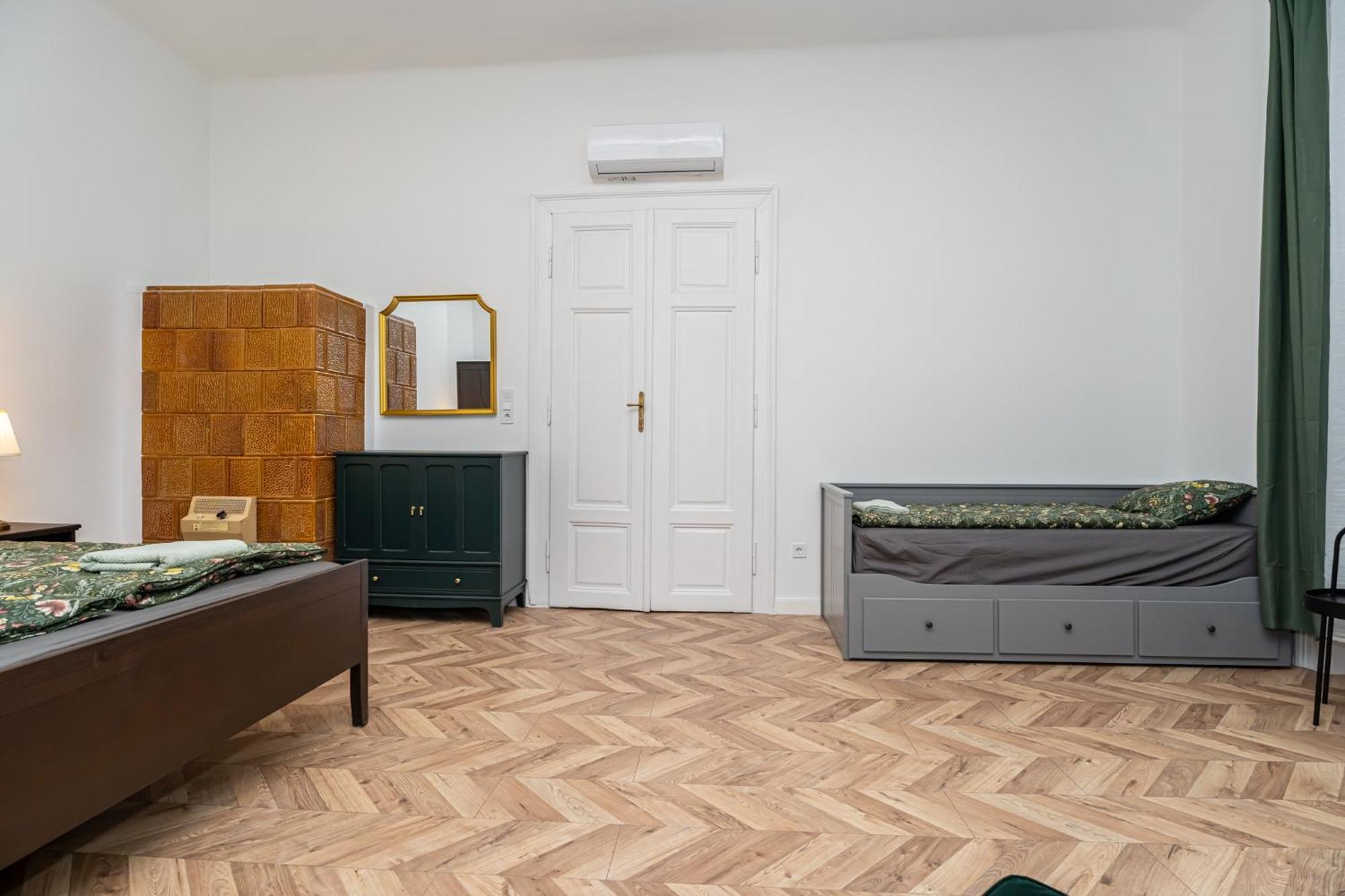 Gozsdu Court Pollack Apartament *