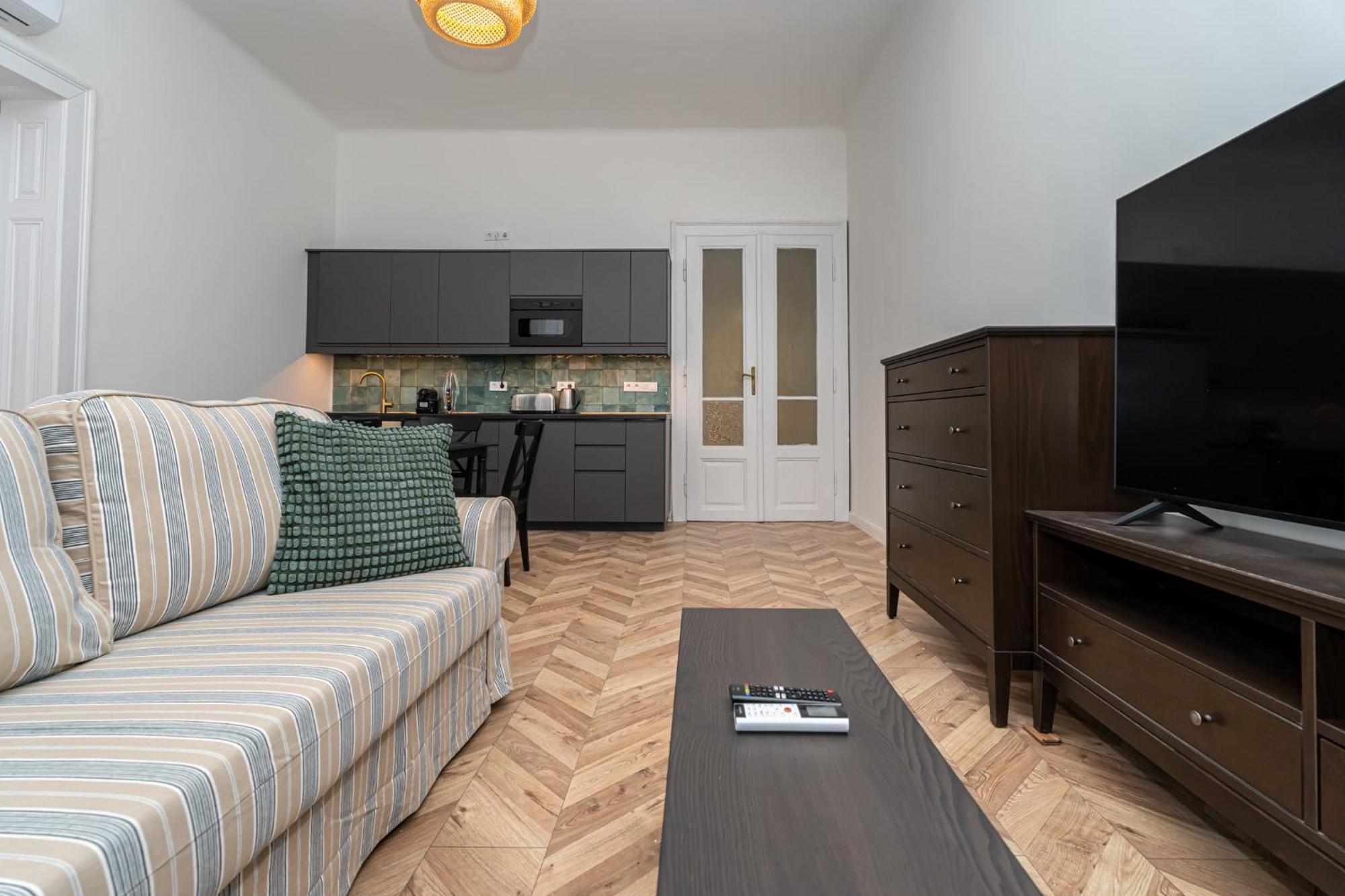 Gozsdu Court Pollack Apartament Budapesta