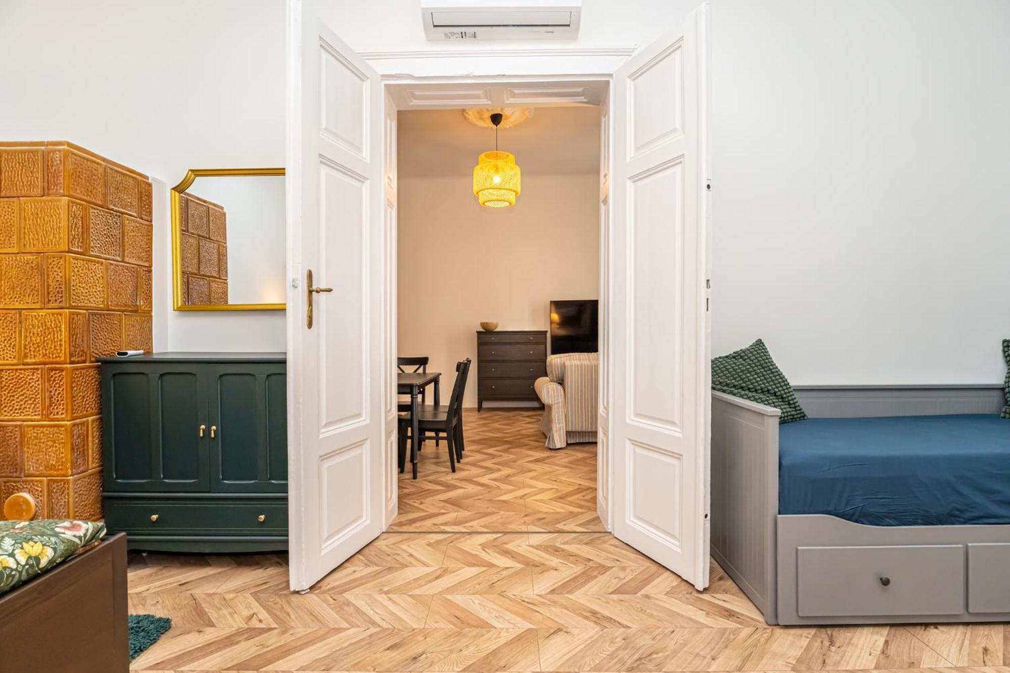 Gozsdu Court Pollack Apartament Budapesta