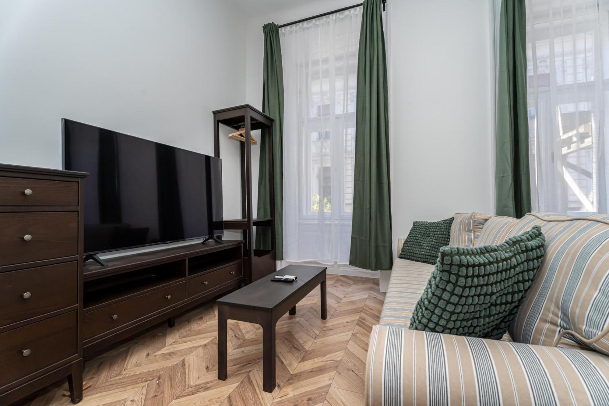 Gozsdu Court Pollack * Budapest